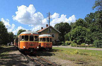 Länna station med rälsbussar, 2007.