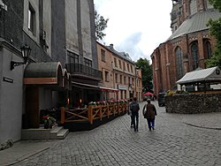 Улица Петербазницас. Справа - собор Св. Петра