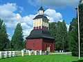 Freistehender Glockenstapel der Kirche