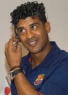 Rijkaard Ronaldinho (cropped).jpg