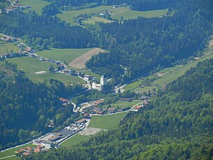 Mariastein mit Wallfahrtskirche und Bergfried