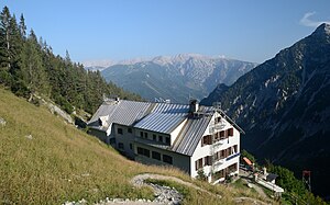 Blick über das Prielschutzhaus zur Warscheneckgruppe