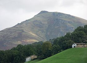 Vue de la montagne de Munhoa depuis la table d'orientation d'Oronoz Alde à Saint-Étienne-de-Baïgorry.