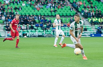 Chabot (rechts) in een wedstrijd tegen FC Twente (2018)