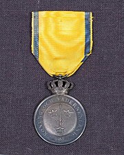 Svärdsmedaljens avers.