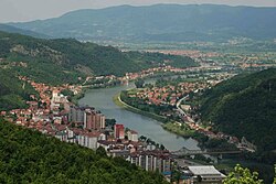 İzvornik ve Mali İzvornik (sağ)