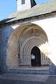 Le porche de l'église.