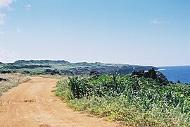 未舗装の道路（2003年撮影、1990年代以降は道路整備が進んだ）