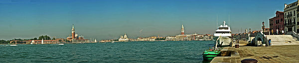 Panorama da Riva degli Schiavoni.