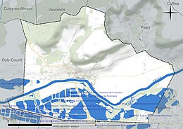 Carte en couleur présentant le réseau hydrographique de la commune