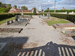 Le cimetière.