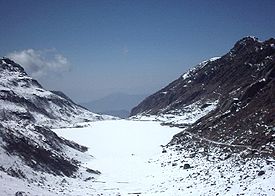 El lago Tsomgo en invierno