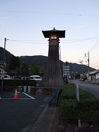 瀬戸大橋博から湯郷温泉へ移設された常夜灯