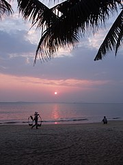 Matahari Terbenam di Teluk Sanya