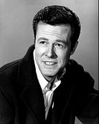 Robert Culp (Dr Wallace Breen).