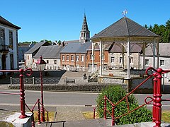 Le centre du village de Cerfontaine.