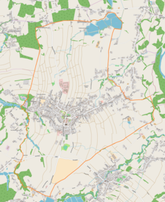 Mapa konturowa Wilamowic, blisko centrum na lewo znajduje się punkt z opisem „Ochronka w Wilamowicach”