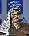 Yasser Arafat porte un keffieh.