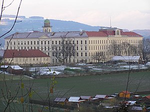 Blick vom Mitterbergerweg auf das Petrinum