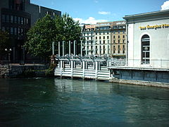 Passerelle vers le Pont de la Machine