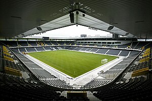 Stade de Suisse von innen (Juli 2005)