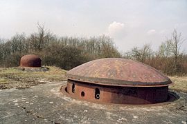 Tourelle de 75 mm modèle 1933 (bloc 8 de l'ouvrage de Métrich) : quatre mètres de diamètre avec une partie mobile de 130 tonnes.