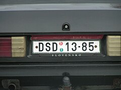 Tatra 613 s ŠPZ okresu Dunajská Streda vzoru O94 vydávaná v rokoch 1994-1997