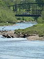 I-5 transiras la riveron Nisqually proksime de ĝia elfluejo