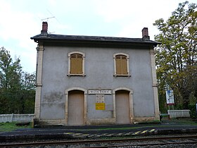 Bâtiment vu de la voie.