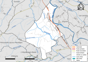 Carte en couleur présentant le réseau hydrographique de la commune