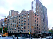 Le Fulton Houses della New York City Housing Authority sulla 18th Street