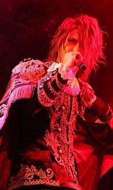 Kamijo na koncertě Versailles v roce 2010