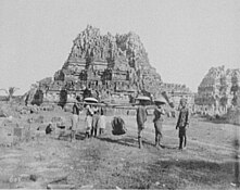 Prambanan voor de reconstructie, 1895