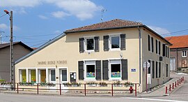 The town hall and school in Baudricourt