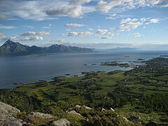 Blick von der Hadseløya auf den Hadselfjord