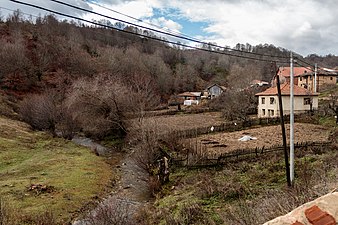 Во близина на самите селски гробишта