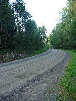 Sorapintaista museotietä Rengossa.