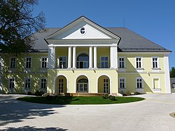 Klecany Castle