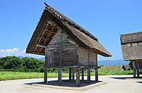 高床倉庫（復元、佐賀県吉野ヶ里(よしのがり)遺跡)