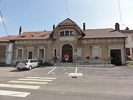 The town hall in Eix