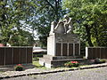 Kriegerdenkmal neben der Kirche