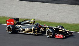 Vitalij Petrov řídící vůz R31 při Grand Prix Itálie 2011.