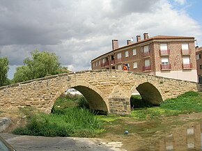 Ponte românica sobre o rio Iranzu