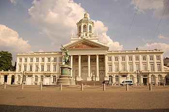 L'ensemble architectural financé par l'abbaye du Coudenberg sur la place Royale.