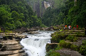 আমিয়াখুম জলপ্রপাত