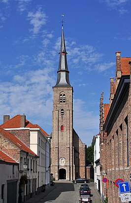 Zicht op de Sint-Annakerk en Sint-Annakerkstraat.