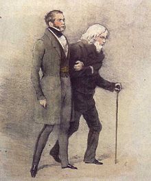 Gravure en couleurs représentant deux hommes de trois-quarts, marchant en se tenant le bras. Celui de gauche et au premier plan, à cheveux et favoris noirs, est vêtu d'un pantalon et d'un manteau gris ; il marche en se tenant droit. Celui de droite et au second plan, à cheveux bouclés et blancs, est vêtu d'un pantalon et d'un manteau noir ; il marche courbé sur une cane.