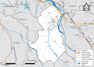 Carte en couleur présentant le réseau hydrographique de la commune