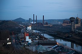 Panorama industriel avec le canal Charleroi-Bruxelles.