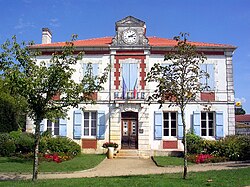 Skyline of Escource